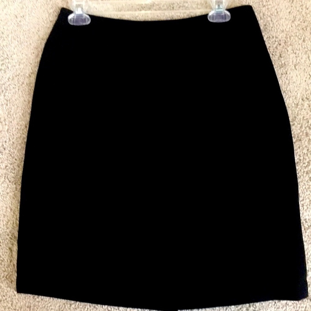 Black lined Le Suit pencil skirt